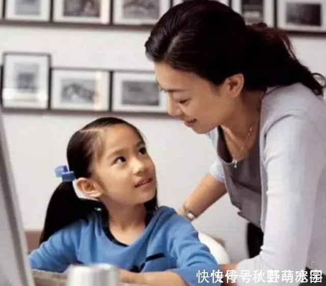 父母|因为贫穷俩家长“自制书包”,一个让孩子自信,一个却让孩子自卑