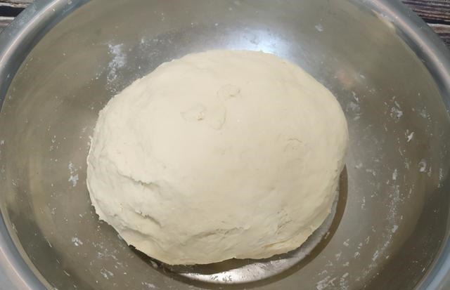 烙饼怎么做才好吃？和面这一步做好，烙饼柔软又筋道，凉了都不硬