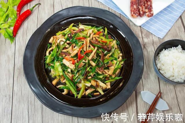 詹姆士|这菜太省心了！随手一炒超级下饭，盘它