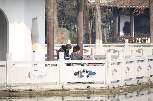 骨质|女性50多岁后,总是觉得困乏,浑身没有力气,是什么原因?