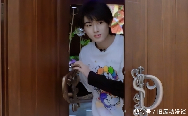 宋亚轩|宋亚轩录节目说错话,对那英的称呼太奇葩,还好孙红雷帮他圆回来