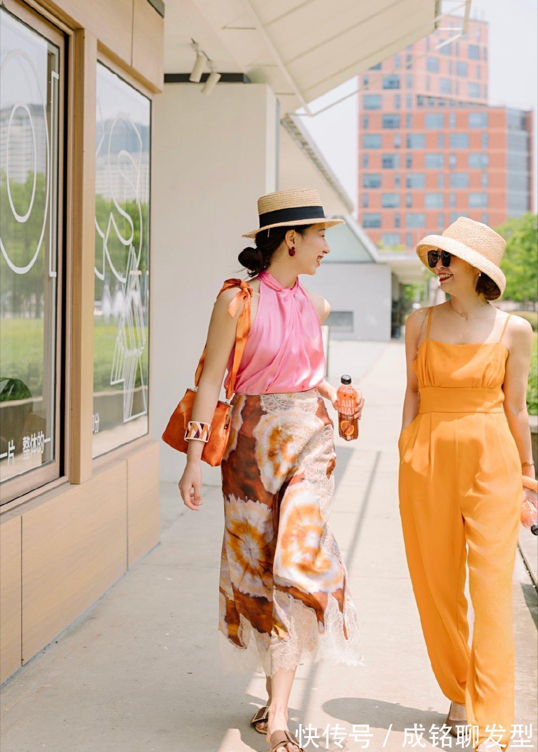 无袖|五十岁的女人千万别服老，学学这位姐姐的穿搭，时尚减龄气质出众