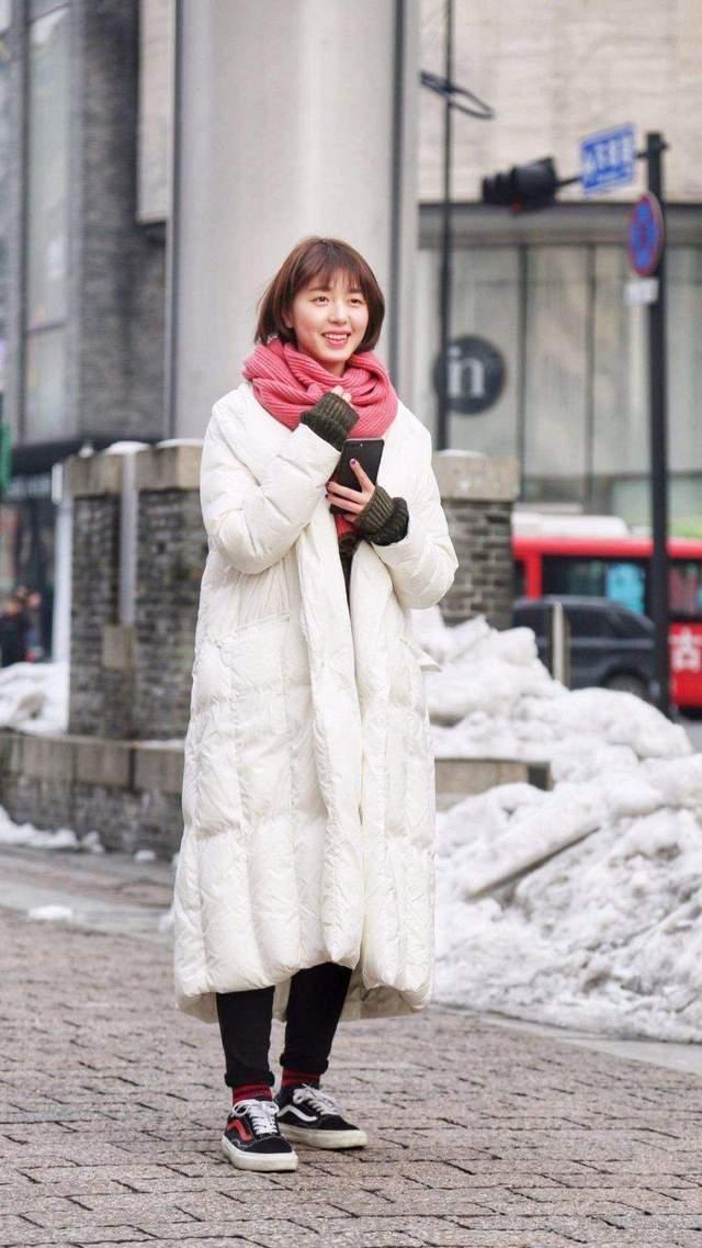 秋冬怎么不露腿也好看打破偏见,学学东北人养生时髦穿搭法