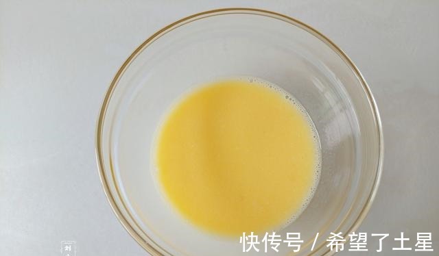 蛋糕|用平底锅也能做蛋糕，做法简单松软可口，孩子抢着吃！