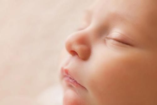 宝宝|昼夜不分、夜醒频繁、爱哭闹?速学3妙招,宝宝睡得安妈妈不熬夜