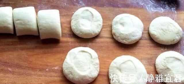 75岁的奶奶“烙饼”,没有一滴油,只要做这个