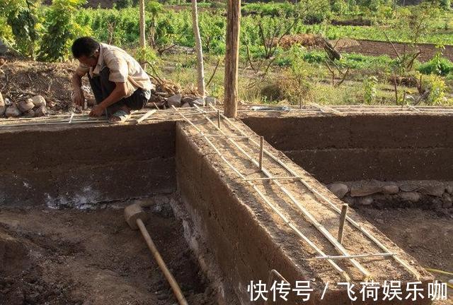 开裂|农村打地坪,水泥里为何放竹子不加钢筋?不烂吗?老师傅说很常见