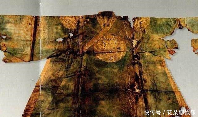 为何不能主动发掘帝王陵郭沫若提议发掘定陵,如今龙袍碳化变脆