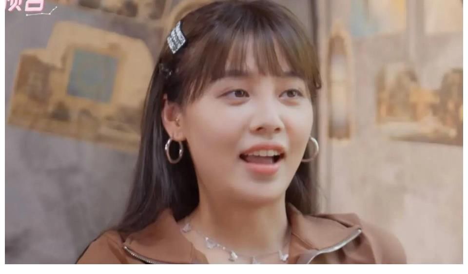 机智的恋爱：吕珊自爆父亲出轨导致家庭破裂，汪靖宗留言安慰暴露彼此关系