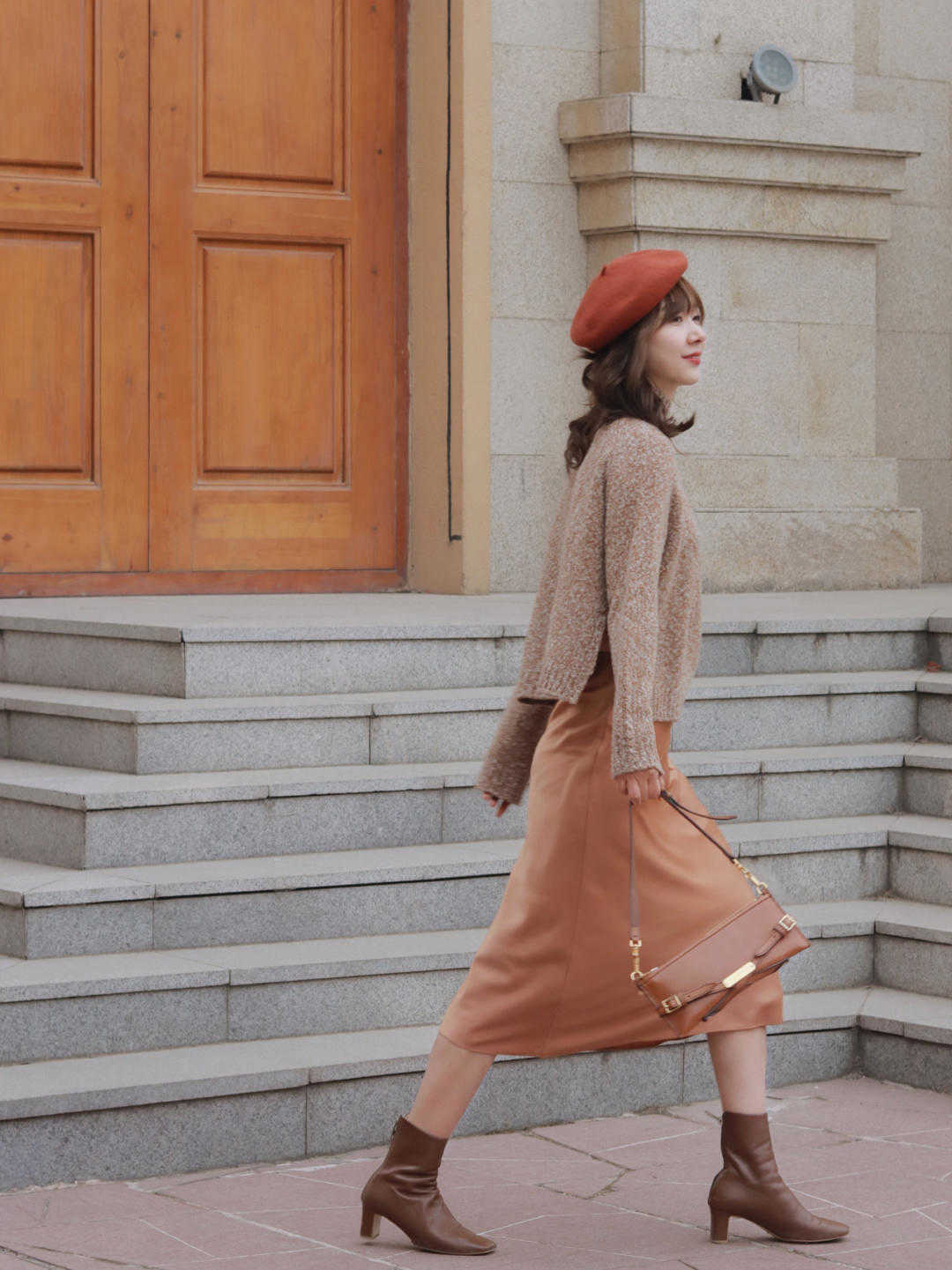 温柔|秋冬季节也是毛衣必备,如何穿毛衣好看,可以从下装下功夫