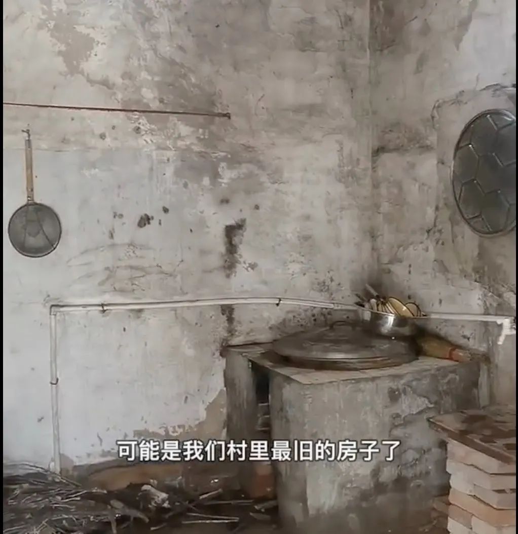 王现华|十岁撑起半个家！男孩照顾瘫痪父亲6年，满墙奖状是家里“最漂亮的装修”