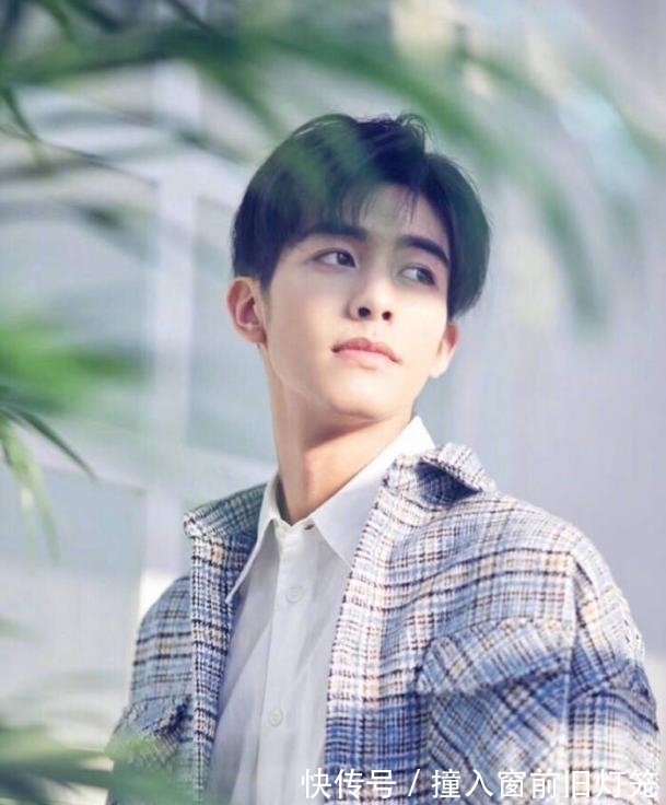 发际线|男人30岁以后,发型怎么剪才合适?试试这4款造型,时尚又魅力