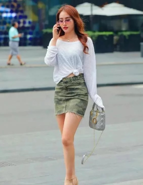 微胖|身材微胖的气质美女，柔美的上衣搭配热裤，让身材变得更加均衡
