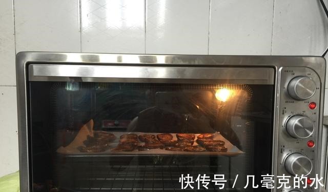 烤盘|香辣烤香菇,口感软绵,味道鲜香!