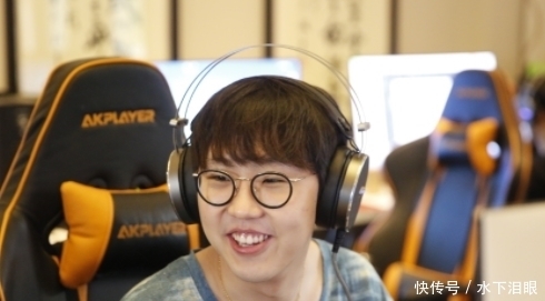 s4 UZI主动给imp送礼,亲自终止最近的节奏,他俩关系真的很好