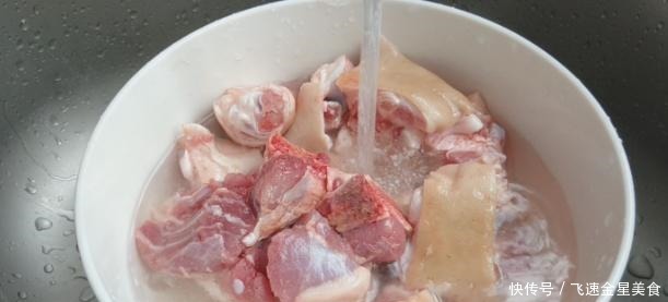  香菇炖猪脚一个客家传统味道做法，软糯浓香，满满的胶原蛋白