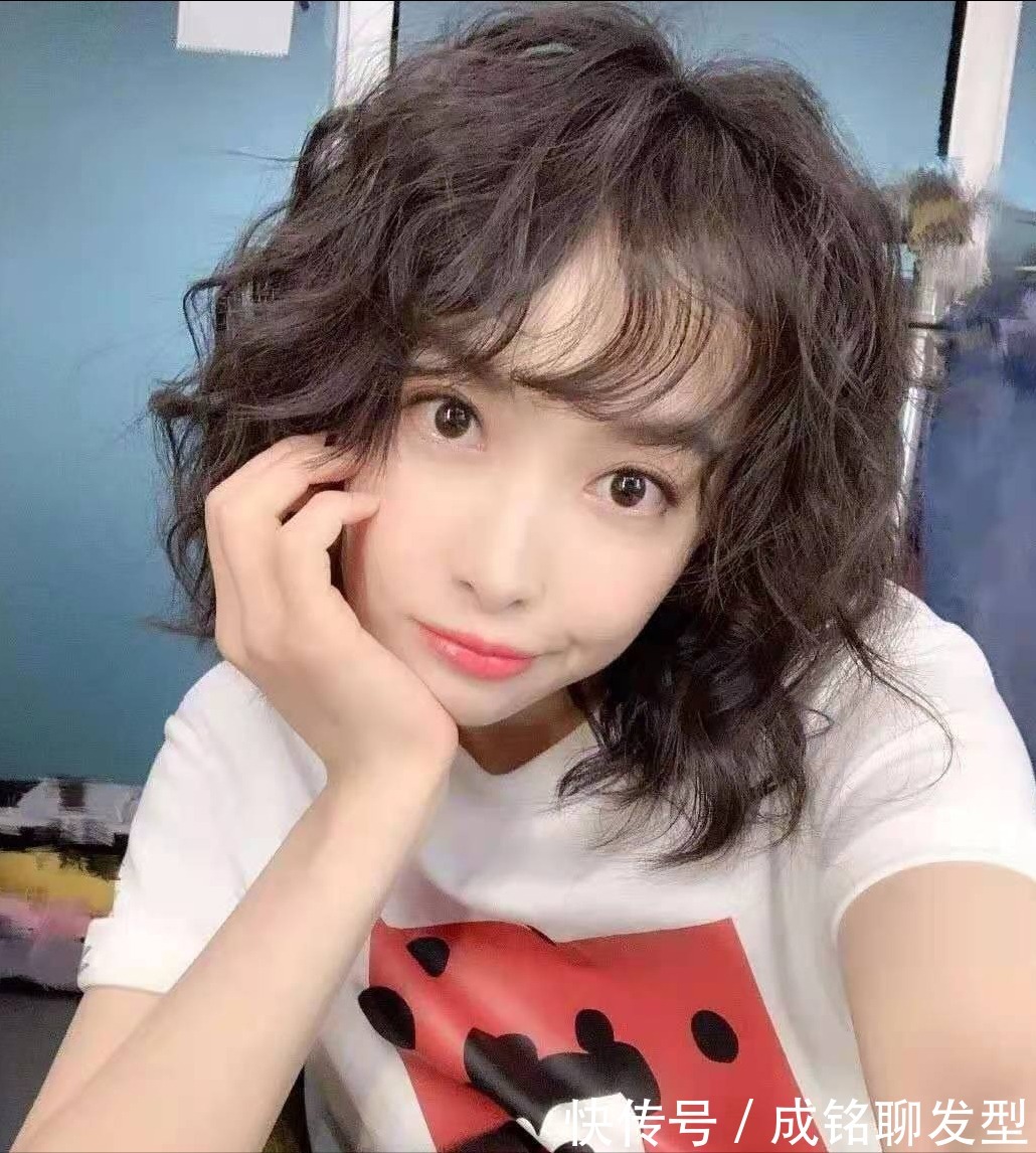 泡沫发蜡|烫卷发适合用弹力素还是泡沫发蜡?方法对都适合,用错还不如不用