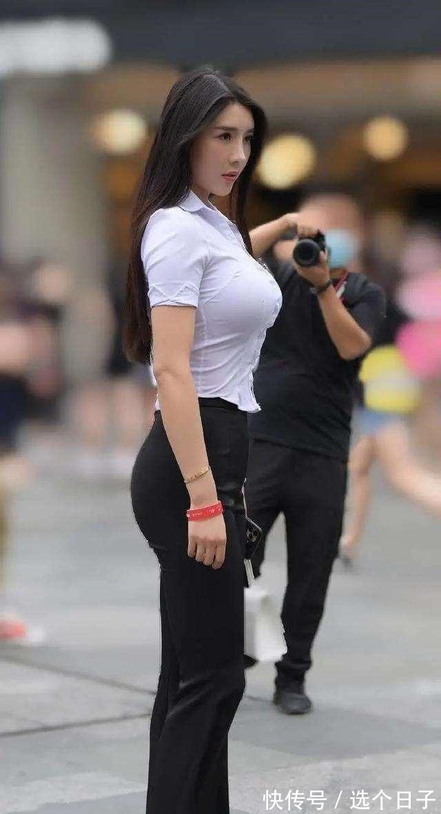 搭配 穿“御姐范”的牛仔裤,让着装造型远离廉价感,更显质感!