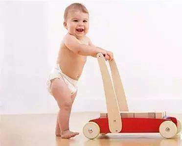 地板块|宝爸妈必备:0-22个月宝宝『大动作能力训练』清单
