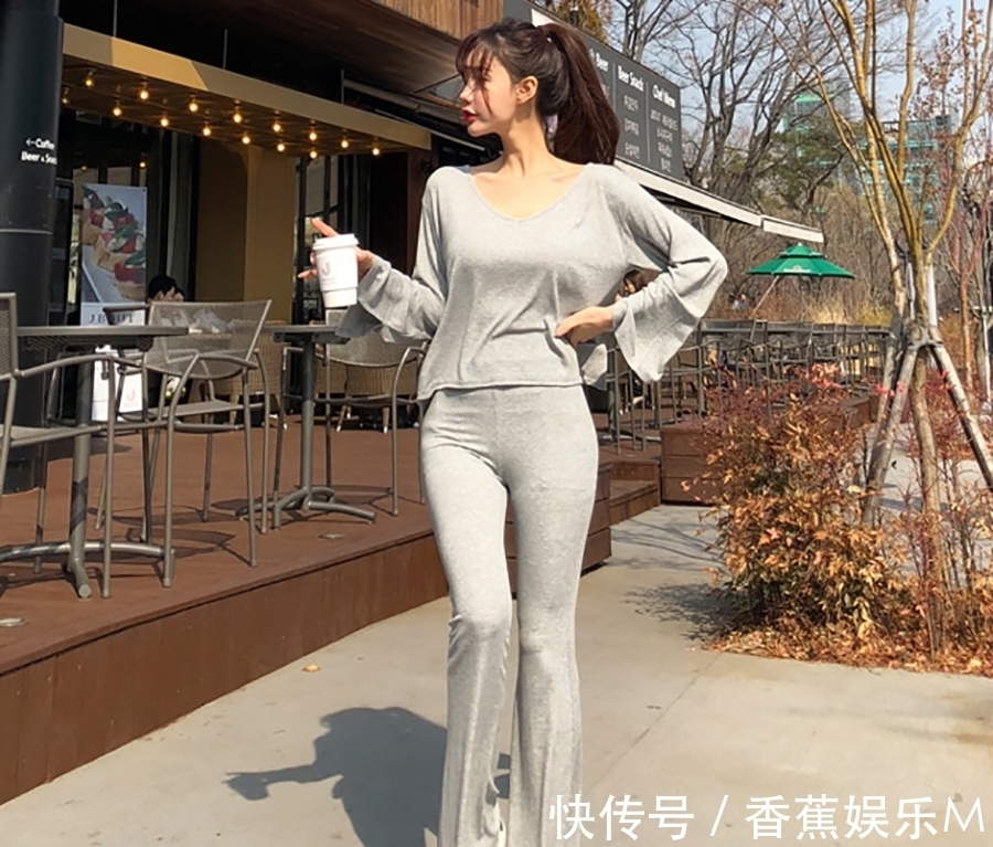 纯色|纯色系的休闲裤，看起来特别的显高级感，展现一种富态美