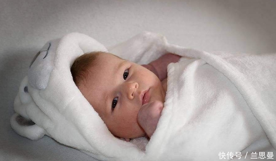 老师|爸爸姓刘,给儿子取的名字让老师点名时,喊了三声满脸尴尬