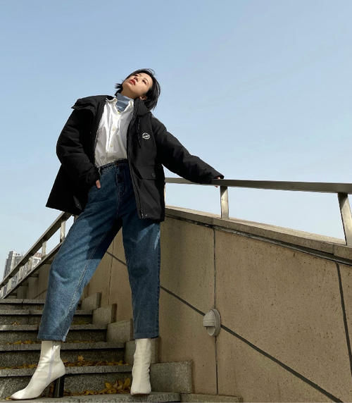 小个子|今冬羽绒服流行“穿短不穿长”,时髦保暖又显高,很适合小个子