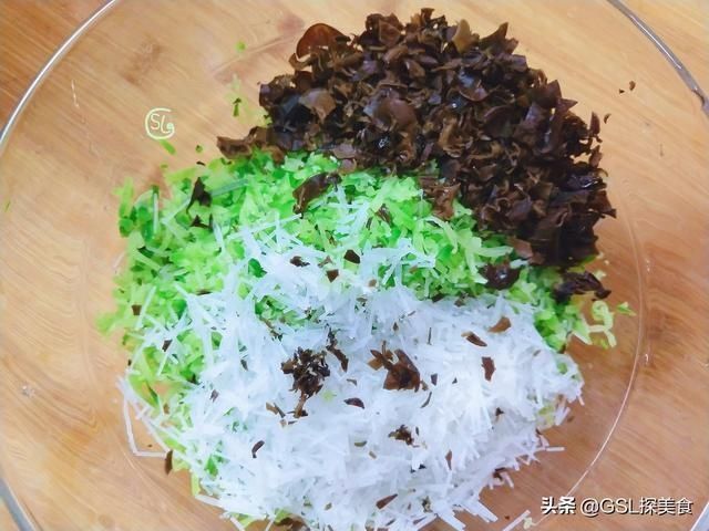 天冷,包饺子别只用白菜了,试试这样做,鲜美营养,超好吃