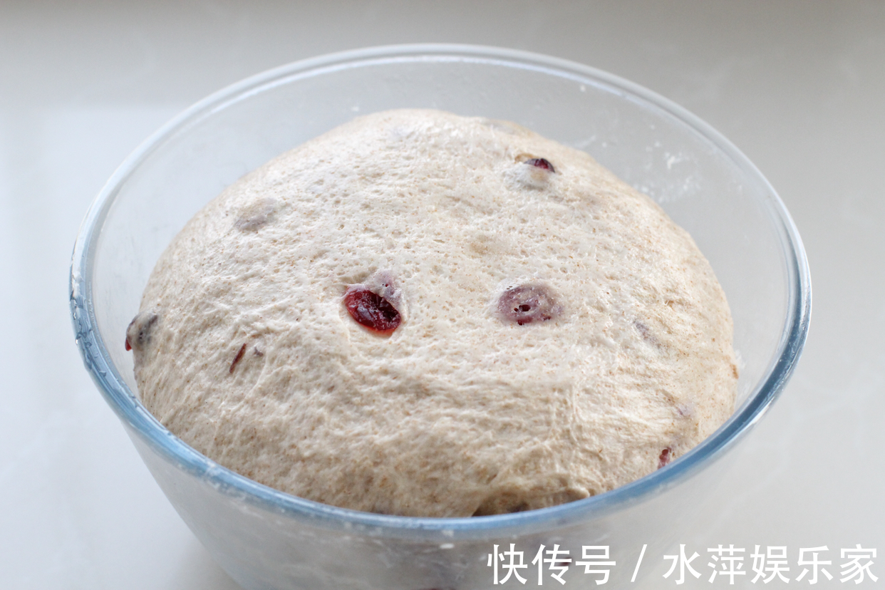 全麦粉|终于找到面包最省力的做法了,不用揉面、不加黄油,照样松软无比