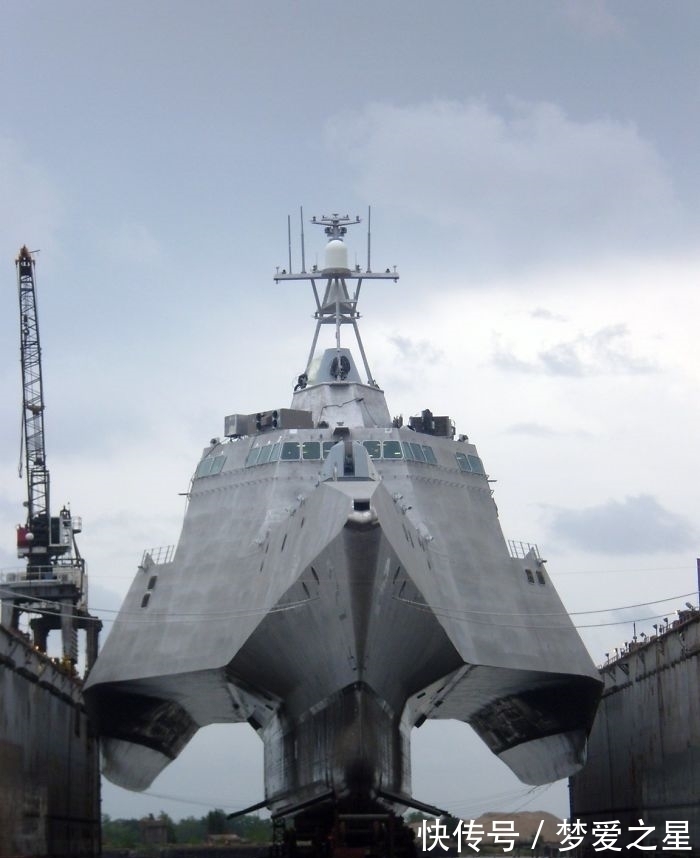 矿泉水瓶|25张罕见的照片,现代战舰的底部太科幻,好像动画片里的飞船