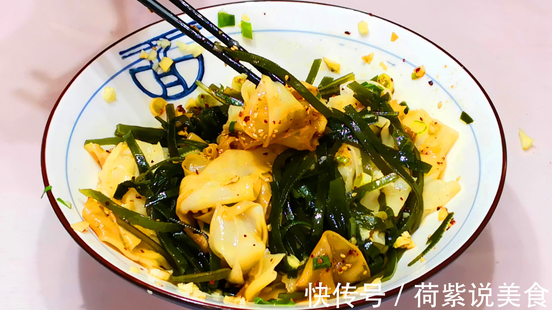 大碗宽面懒人做法，不用和面不用擀面，8分钟就上桌，比买的还香