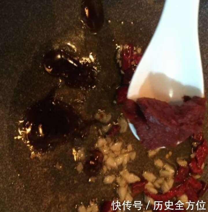 简单|茄子别总是红烧和油胡了,这个新做法超简单,而且特别的下饭