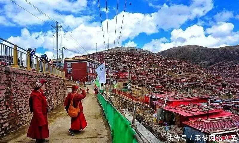 泰国|【全球FUN享】色达的昼与夜,转山转水转佛塔