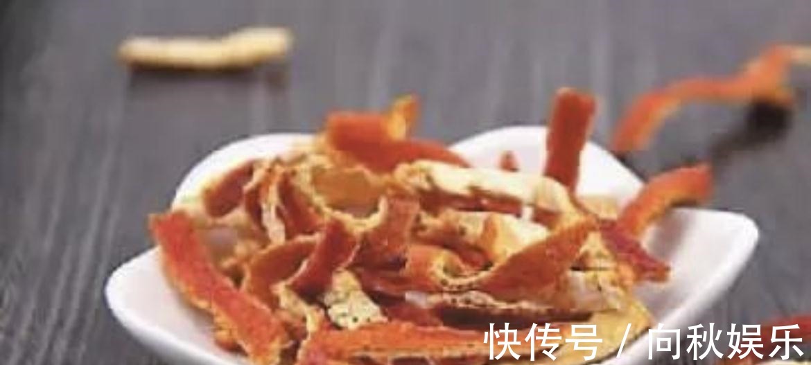 盖被子|夜里睡觉不盖被子,女儿着凉流鼻涕,我这样做