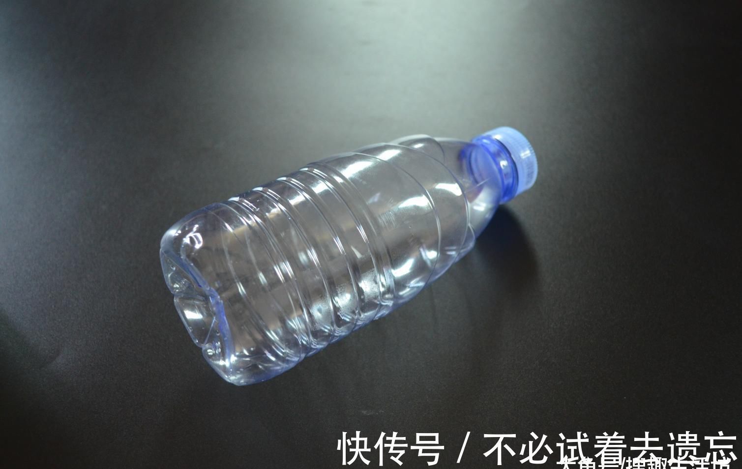 家家户户|塑料瓶别再扔了, 改造一下, 秒变清洁神器, 解决了家家户户的难题