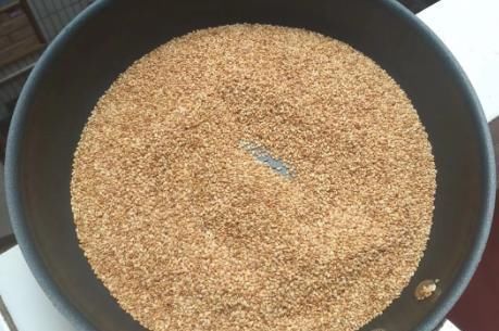 家庭自制芝麻香油,15块钱做2瓶,纯天然无添加香味浓,不用买了