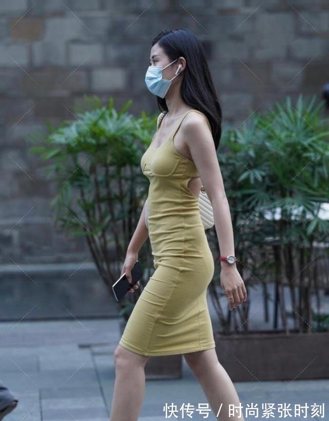 吊肩 针织吊肩青芒皱褶束腰连衣裙,展现时尚大方气息!