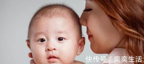 父母|为何抱着婴儿站起来,他就不哭了?聪明爸妈用这2招,轻松哄睡娃
