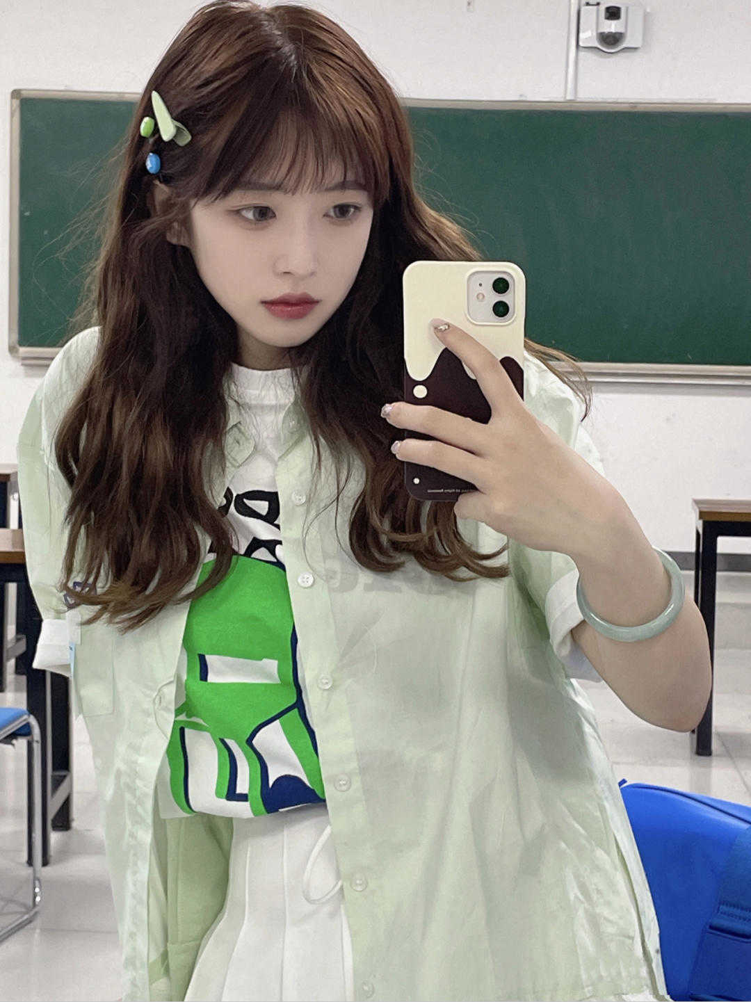 好看|秋天不建议直接穿T恤,这样叠穿洋气又高级,主要是显好看