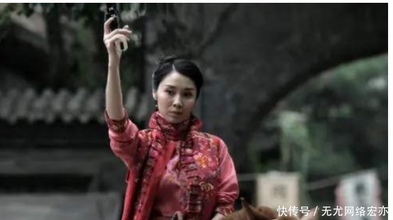 摸一摸寡妇|“摸摸寡妇床头灰,便知牌坊给不给”寓意着什么?封建女性的悲哀