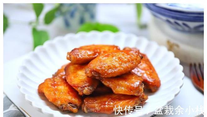 想吃|想吃烤翅不用买,简单2步在家就能做,鲜嫩多汁,香到流口水