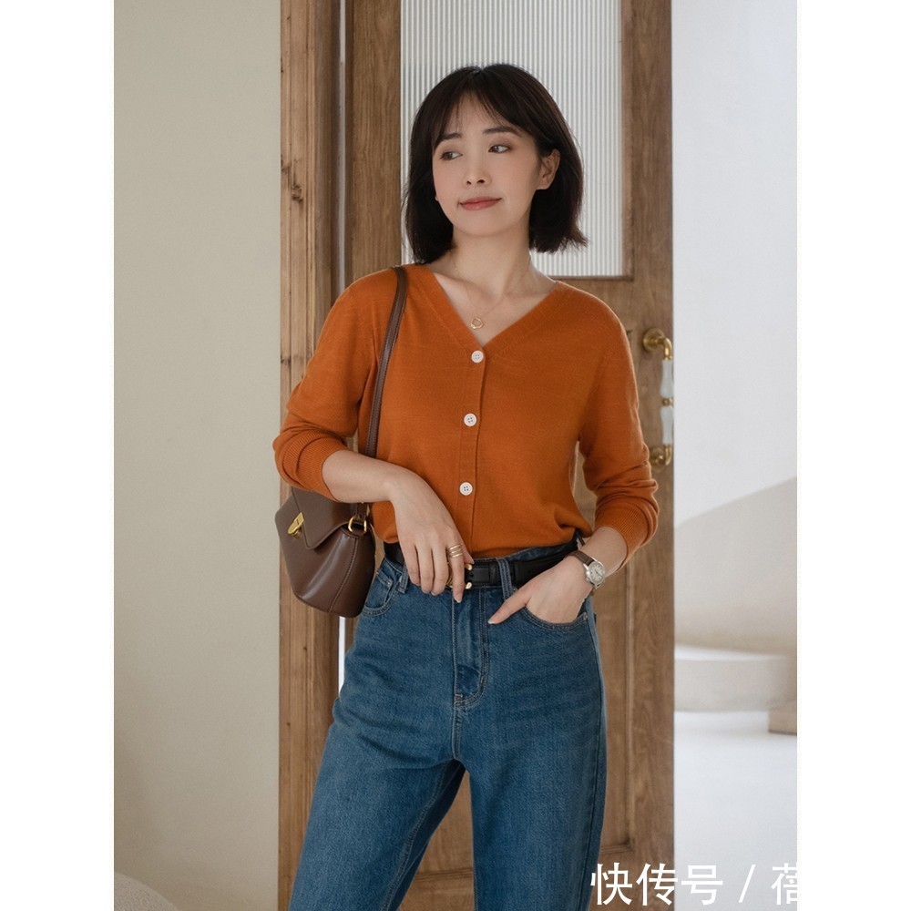 搭配|真正时髦的女人,入秋第1条裤子首选“牛仔裤”,简约chic又洋气