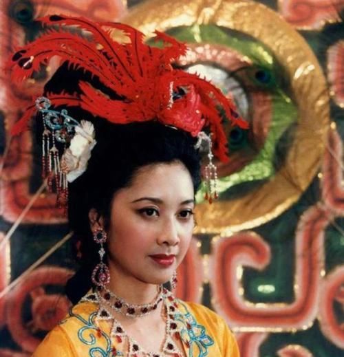 御弟|《女儿国》中女王之美