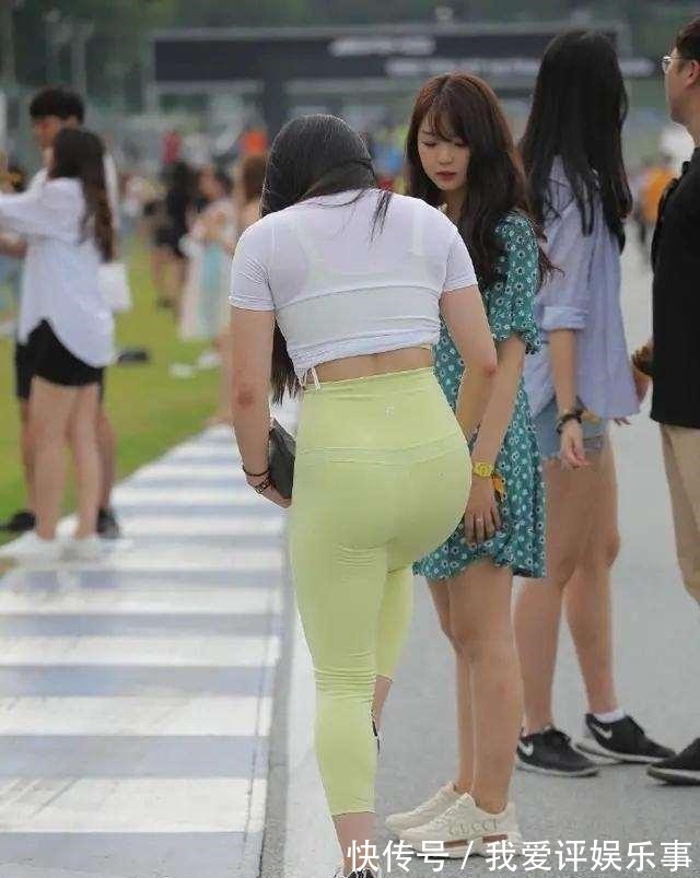 穿搭 低调洋气的瑜伽裤穿搭展现随意的姿态,气质女生都喜欢,经典耐看!