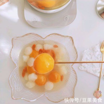 金桔雪梨汤，清肺润肺又解腻