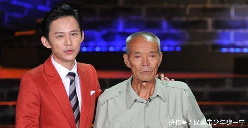 王二小|王二小13岁壮烈牺牲后,放牛小伙伴,为他守墓58年,令人感动