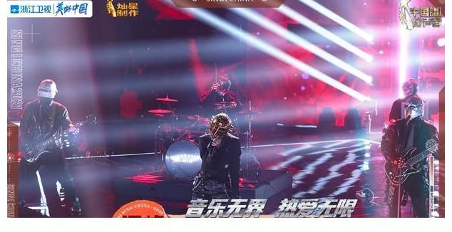 導(dǎo)師|譚軒轅贏了余空，但演唱被剪短，上一個被這樣對待的學(xué)員已經(jīng)淘汰