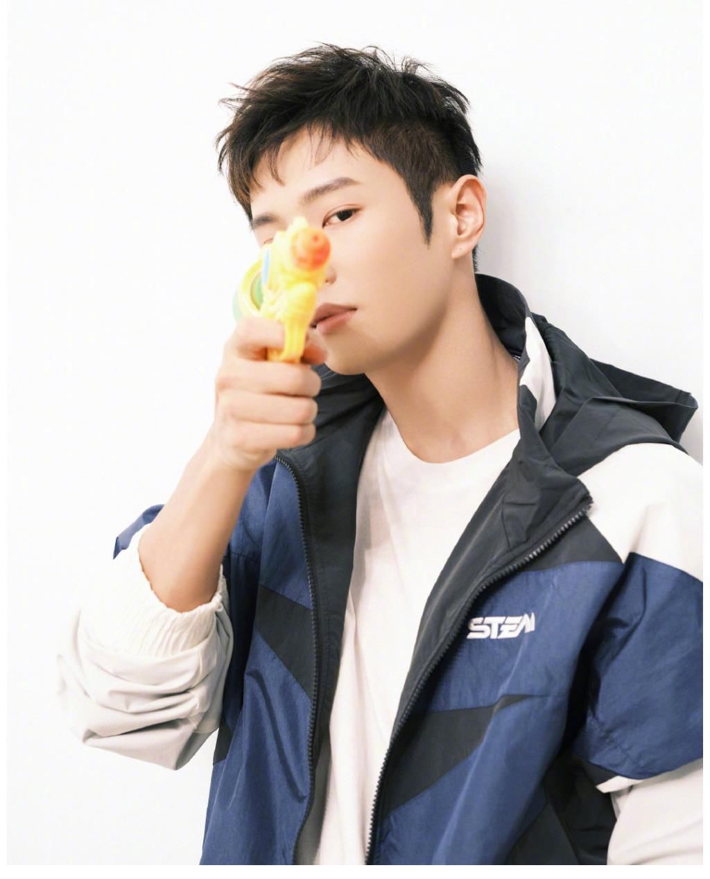 李汶翰《泳往直前》开机,出演游泳运动员,这资源比丁程鑫好太多