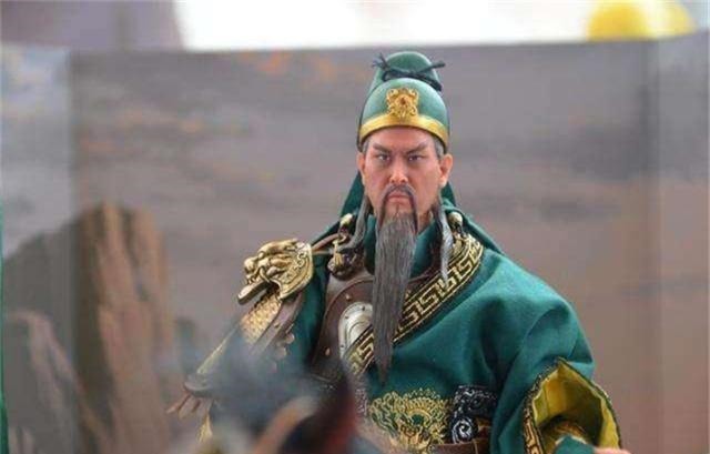 关胜!石宝武艺很强,如果关胜跟石宝大战五十回合,关胜能打败石宝吗!