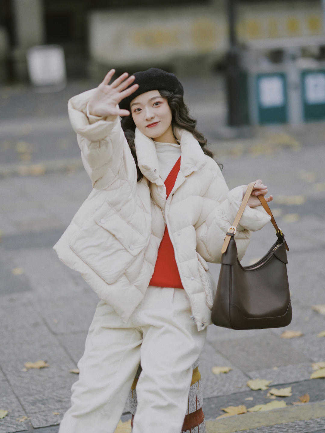 呆板|今年羽绒服流行选短不选长,穿着保暖时尚又显高,小个子也喜欢