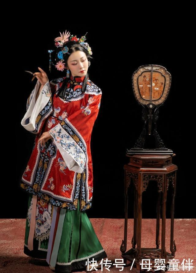 到底|清汉女到底是什么,十分钟带你了解清汉女,看看它到底美在哪里